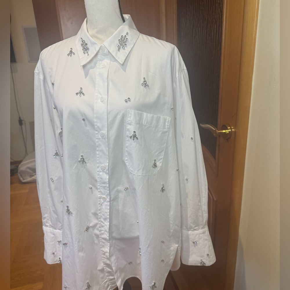 Zara White Blouse with Silver Embellishments - Picture 3 of 16